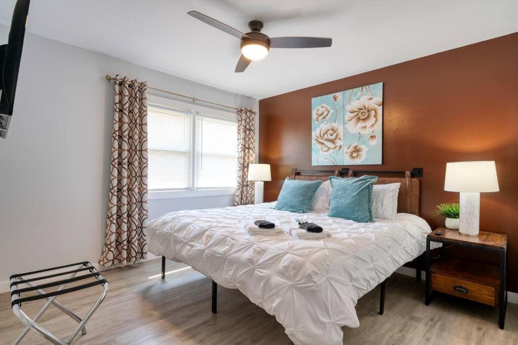 2Br 1Ba Duplex House King Beds Great For Small Groups Close To All Uptown Charlotte Attractions Exterior foto