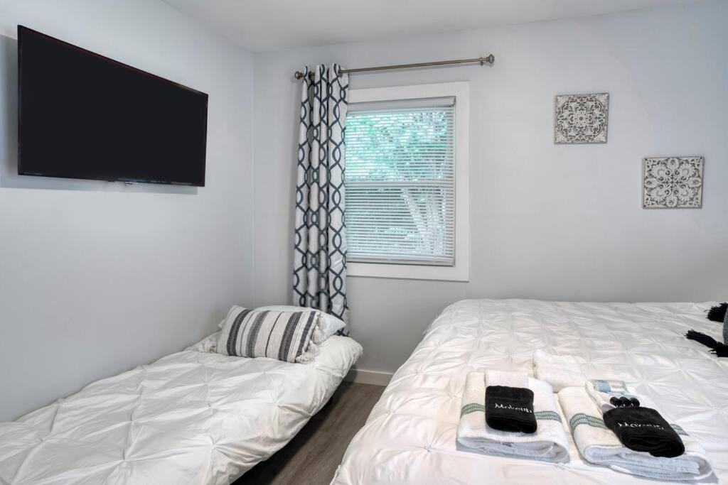 2Br 1Ba Duplex House King Beds Great For Small Groups Close To All Uptown Charlotte Attractions Exterior foto